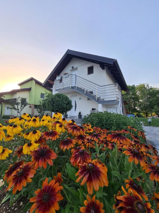 Orhidea Vila Bihać Exterior foto